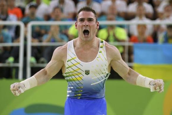 Ginasta Arthur Zanetti ganha terceira medalha de prata para o Brasil na Rio 2016