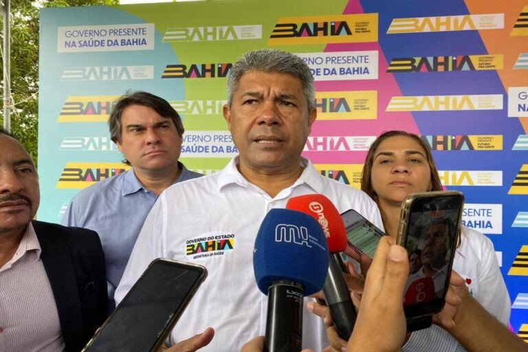 Com investimento de R$ 16 mi, Governo do Estado entrega novas ambulâncias a municípios baianos