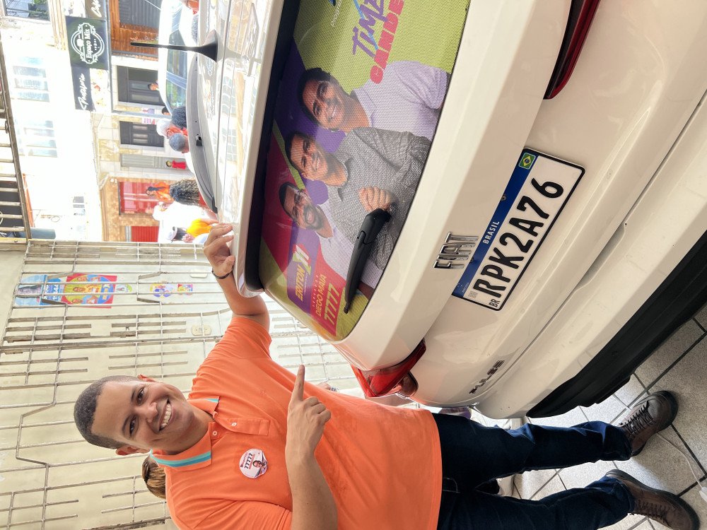 Adesivaço de Diego Maia plota centenas de veículos em 24h