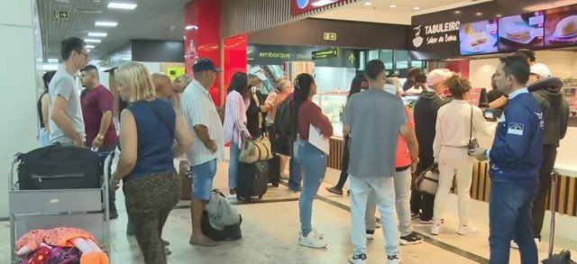 Avião desvia rota e pousa em Salvador após problema técnico; atriz acusa empresa de transfobia no mesmo voo