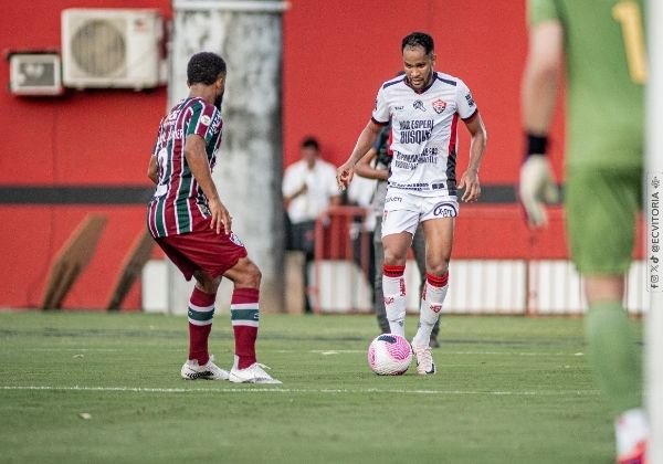 Vitória bate o Fluminense e se afasta do Z-4