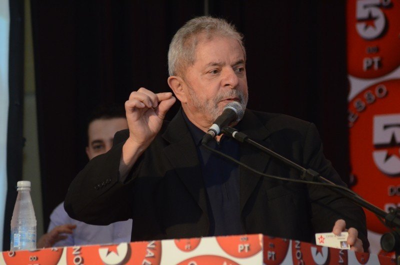 Em entrevista, Lula cita Rui Costa como nome viável para disputar a presidência