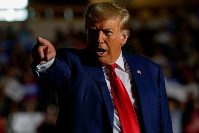 Donald Trump realmente pode deportar um milhão de migrantes sem visto?