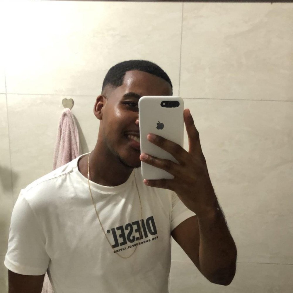 Jovem é morto em Candeias.