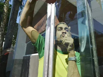 SALVADOR: Filho de morto em queda de elevador se desespera: “Meu pai tá aí”