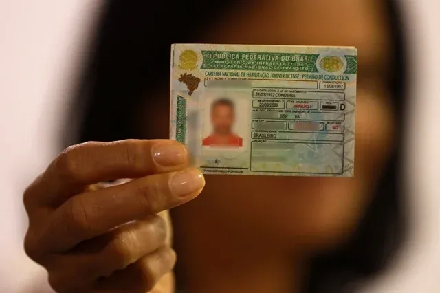 Projeto de lei propõe nova categoria de habilitação para veículos automáticos; medida ainda é incerta