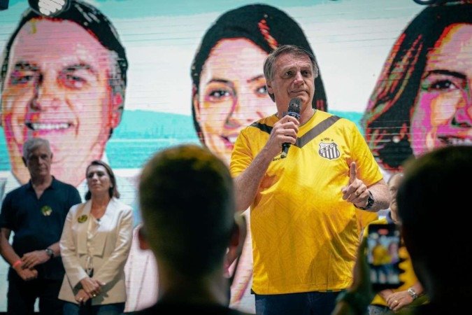 Bolsonaro se manifesta sobre indiciamento e ironiza denúncia: 