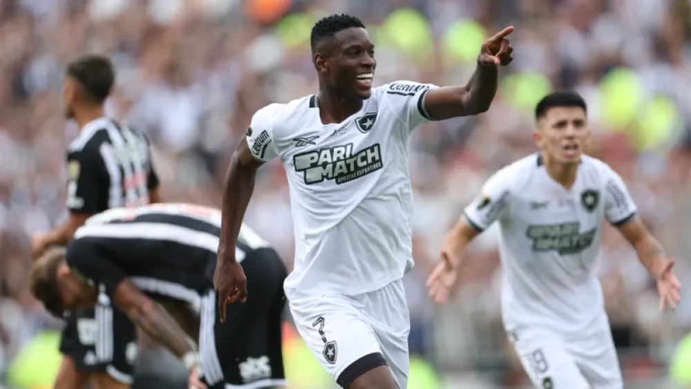 Botafogo supera Atlético e conquista inédita Libertadores em final dramática