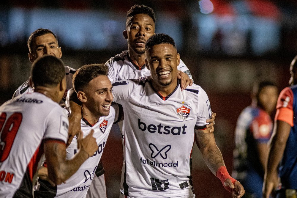 Vitória vence, se livra do rebaixamento e garante cinco nordestinos na Série A em 2025