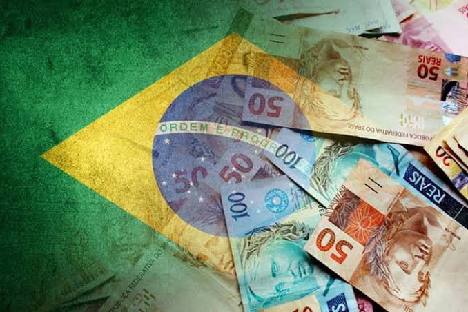 PIB do Brasil cresce 0,9% no 3º trimestre e avança 4% em um ano