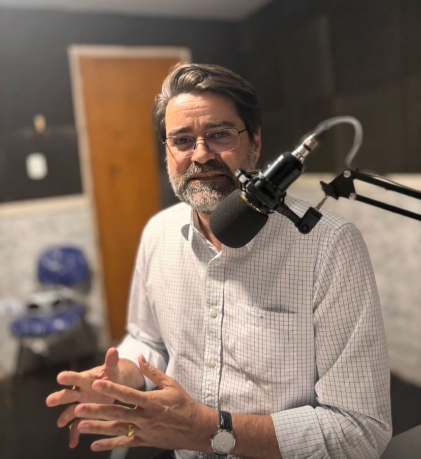 Em entrevista à Candeias FM, André Fidalgo destaca Papel Social da DesenBahia no fomento a economia baiana.