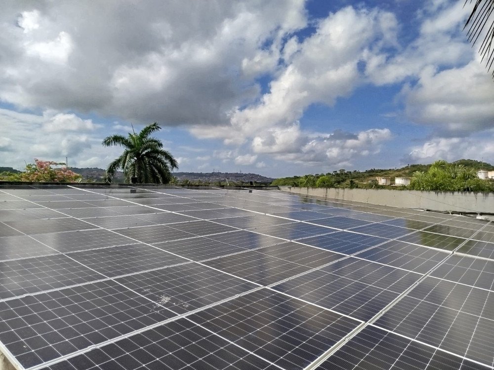 Candeias: Câmara passa a utilizar energia solar e fará economia de quase R$ 60 mil por ano