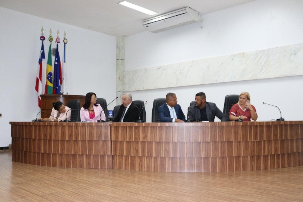 Candeias: Câmara encerra ano com aprovações, emoção e despedidas