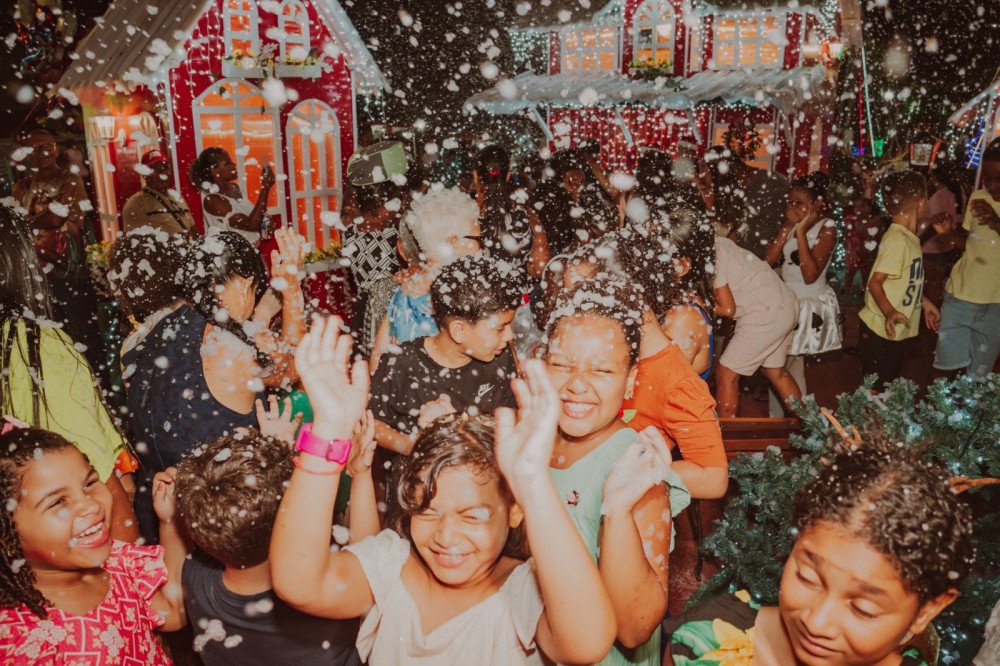 Abertura do Natal Mágico de Bastião enche de alegria as ruas de São Sebastião do Passé