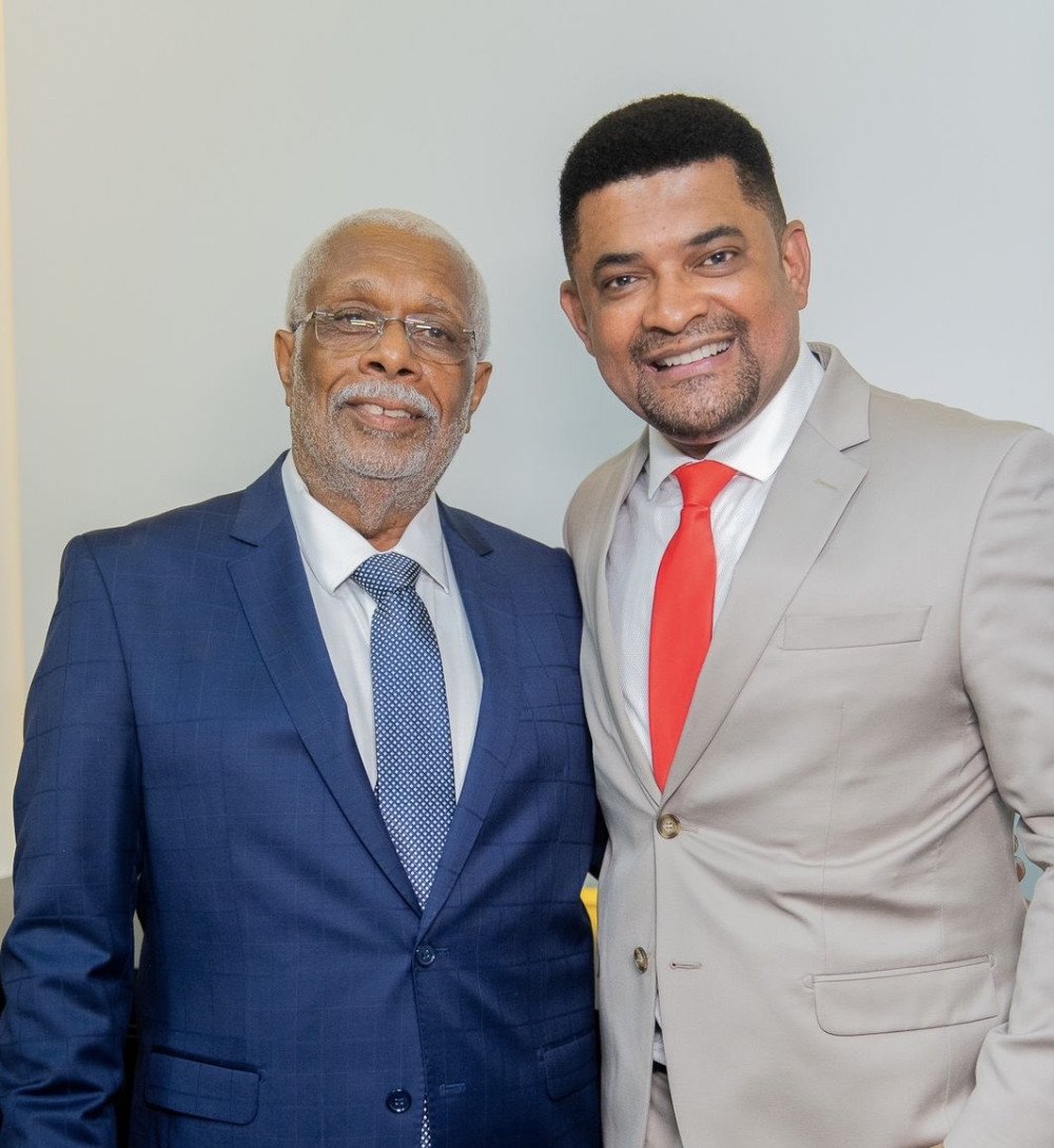 Prefeito Antônio Calmon e Vice-Prefeito Marivaldo do Amaral são empossados em São Francisco do Conde.