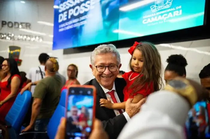 “Vou governar para toda Camaçari”, afirma Caetano em discurso de posse