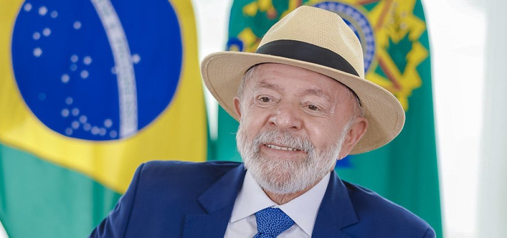 Lula sanciona proibição de celulares nas escolas nesta segunda