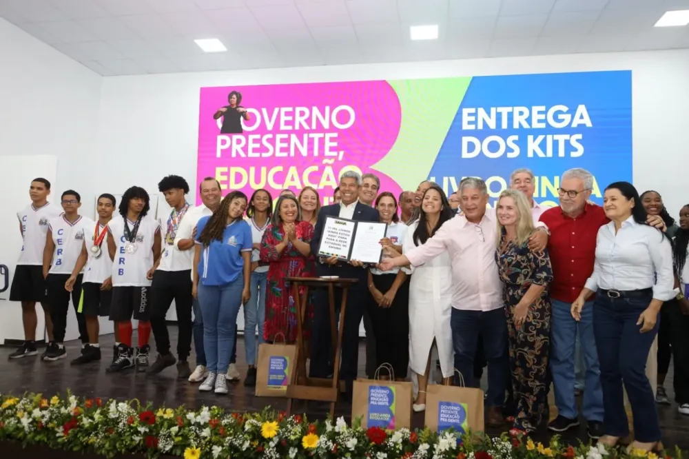 GOVERNO ANUNCIA INVESTIMENTO DE R$ 1.3 BILHÃO EM ESCOLAS NA BAHIA