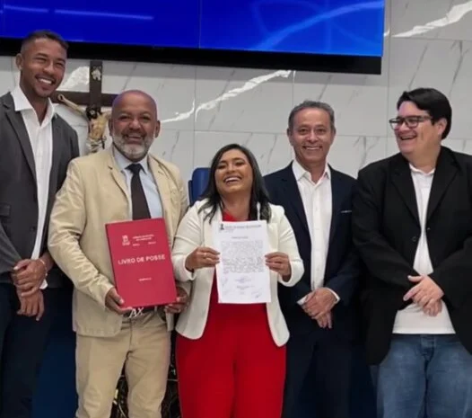 Neidinha (PT) é empossada vereadora de Camaçari