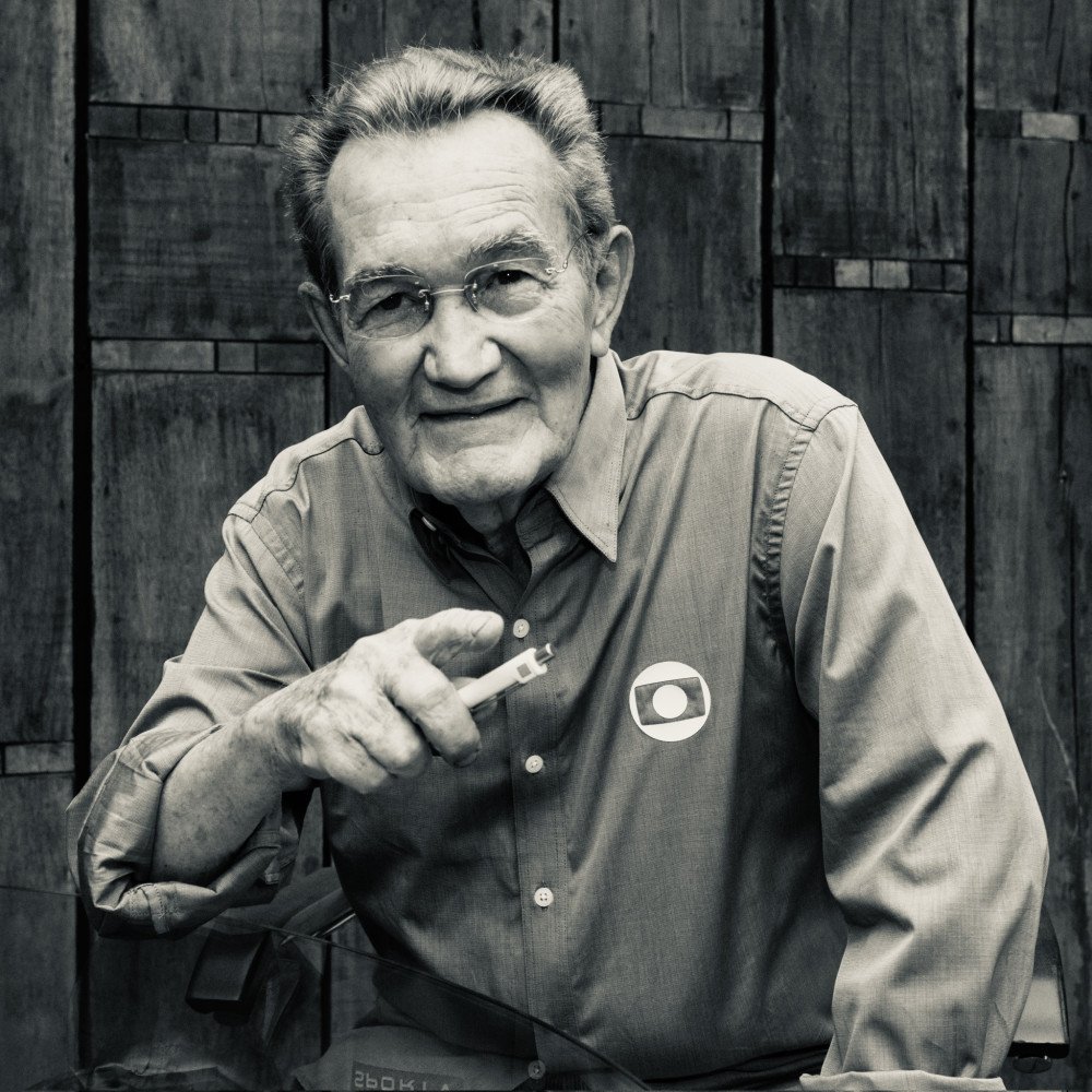 Morre Léo Batista, a voz marcante da televisão brasileira
