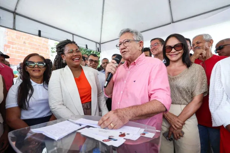 Caetano entrega UPA dos Phocs com novos equipamentos e ambulância; antiga gestão inaugurou, mas “não botou para funcionar”