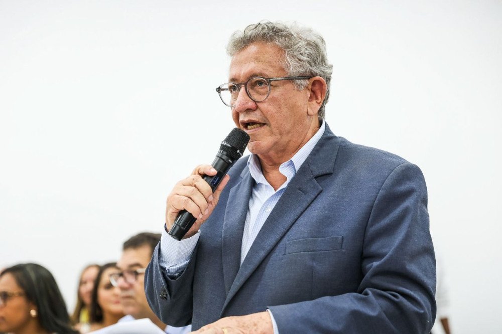 Camaçari: Luiz Caetano envia projeto de reajuste salarial de professores à Câmara Municipal
