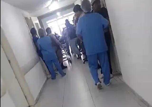 Menina de 13 anos é esfaqueada várias vezes na barriga pelo próprio pai em Feira de Santana