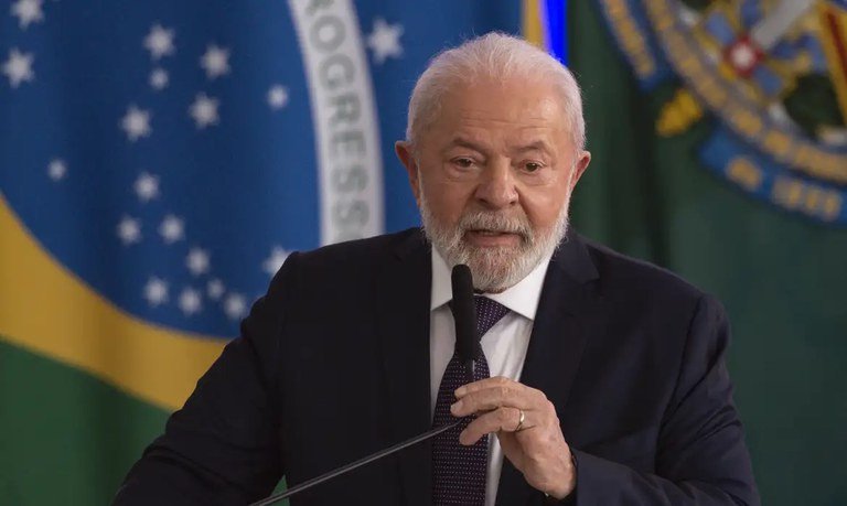 Lula parabeniza Alcolumbre e Motta por vitórias no Senado e Câmara