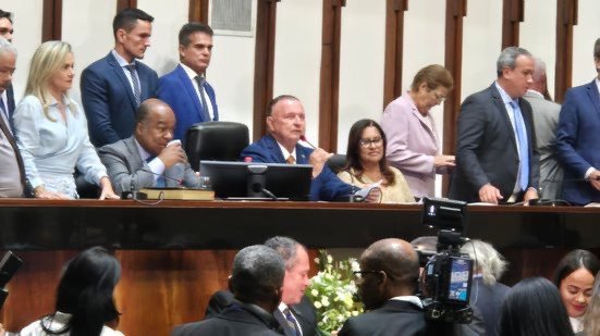 Adolfo Menezes é eleito para o terceiro mandato na presidência da Assembleia Legislativa; Ivana Bastos é confirmada na vice