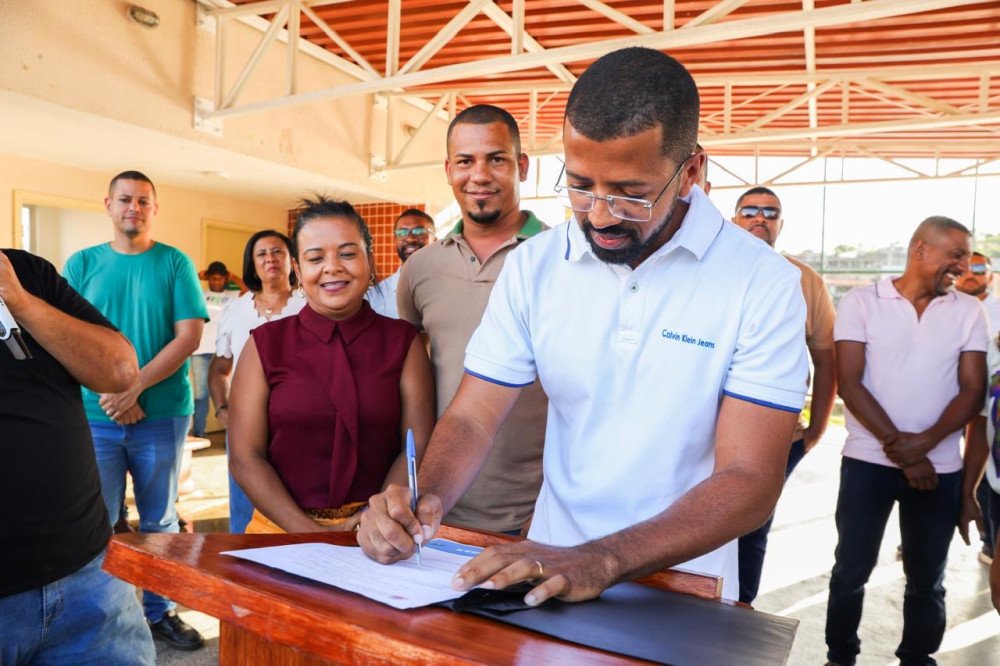 Candeias: Em assinatura de Ordem de Serviço prefeito anuncia reforma de todos os PSF’s da cidade