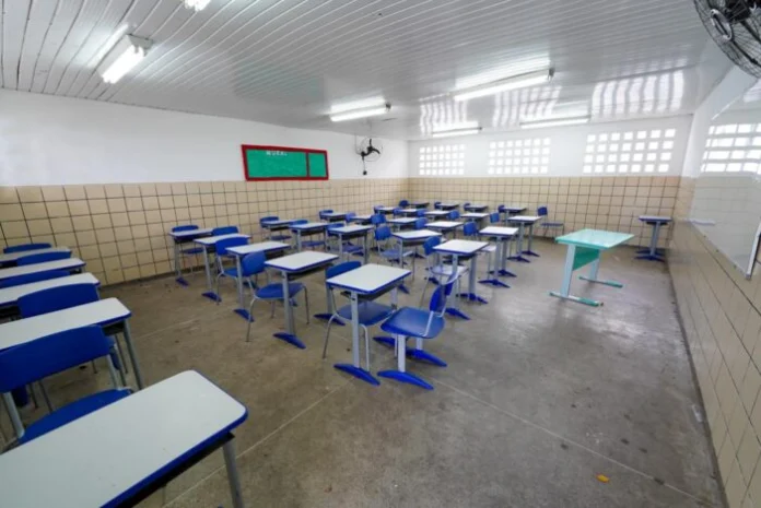 Camaçari: Após manutenção emergencial nas escolas, volta às aulas acontece na segunda-feira (10)
