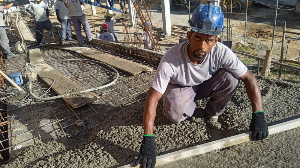 Obras de construção e revitalização de escolas estaduais impulsionam geração de empregos e movimentam economia da Bahia