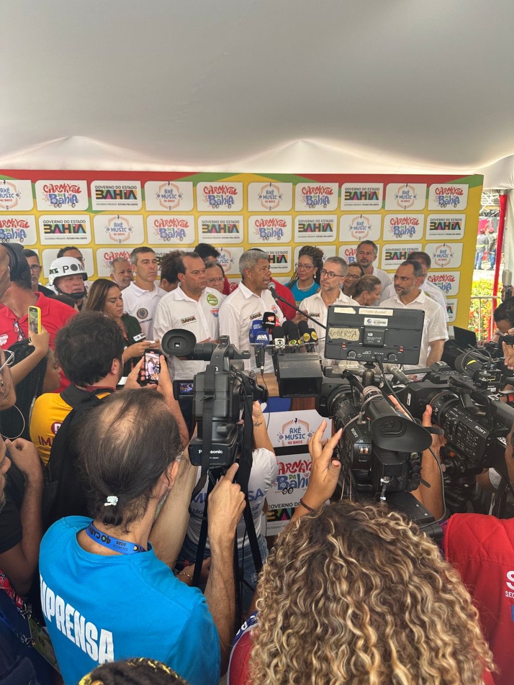 Carnaval 2025 segue sem registro de crimes graves nos três primeiros dias; governador participou de balanço neste domingo