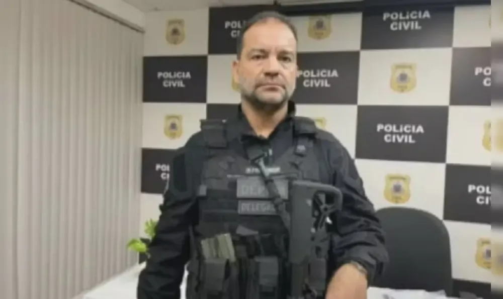 Com passagens em Candeias e Madre de Deus: Delegado apontado como envolvido no desaparecimento de fuzis em Lauro de Freitas é exonerado da Polícia Civil