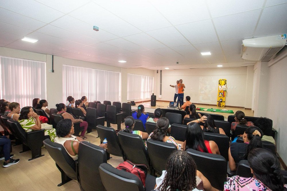 Madre de Deus: Servidores da rede municipal de ensino participam de capacitação em Primeiros Socorros