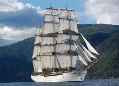 “Cisne Branco” chega a Salvador antes de acompanhar Expedição de Aleixo Belov