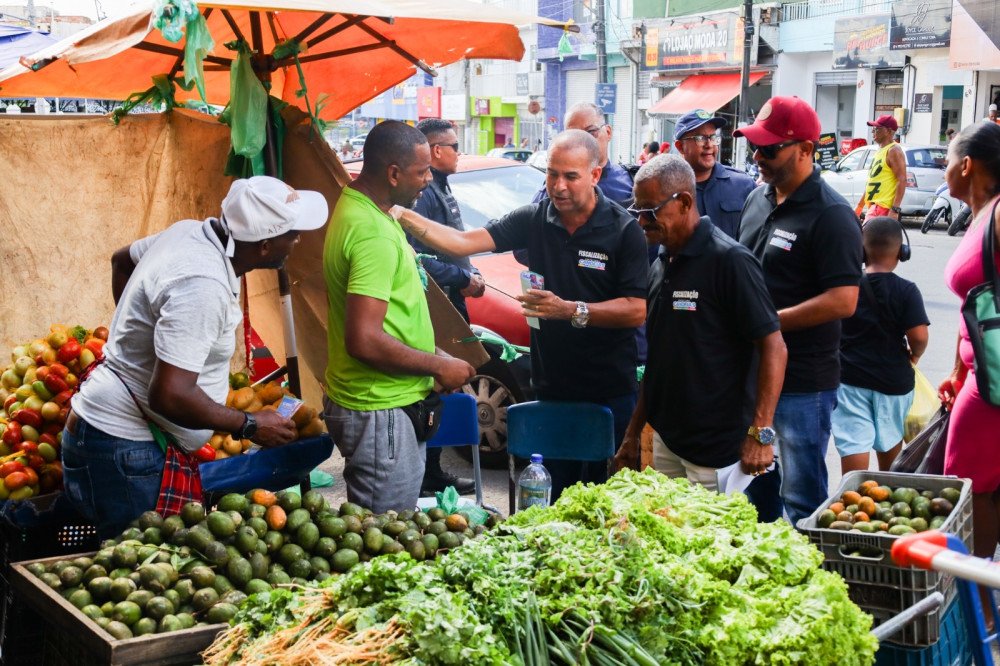 Feirantes de Candeias que estão nas ruas da cidade já podem retornar para seus pontos no Centro de Abastecimento