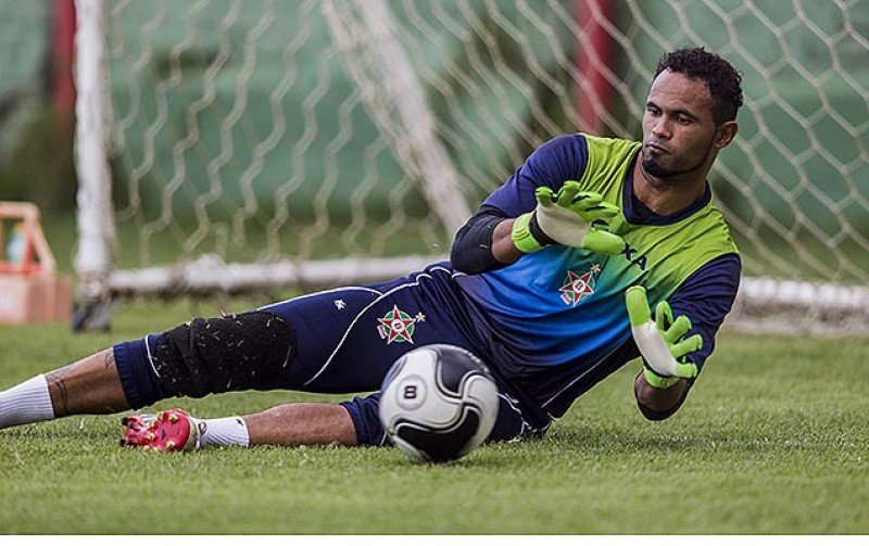 Justiça autoriza goleiro Bruno a dar aulas de futebol para crianças