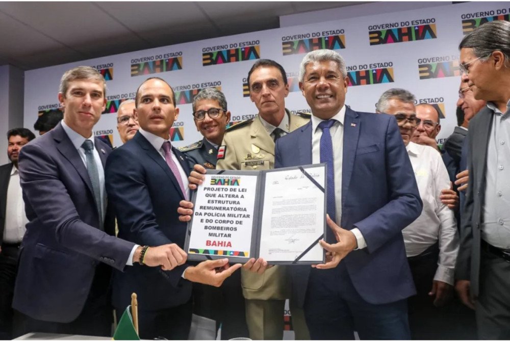 Com aumentos de até 22%, Jerônimo encaminha PLs de reajuste salarial das forças de segurança pública da Bahia