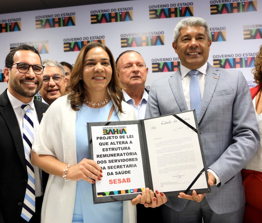 Jerônimo encaminha proposta de reajuste salarial de 13,63% para profissionais de saúde da Bahia