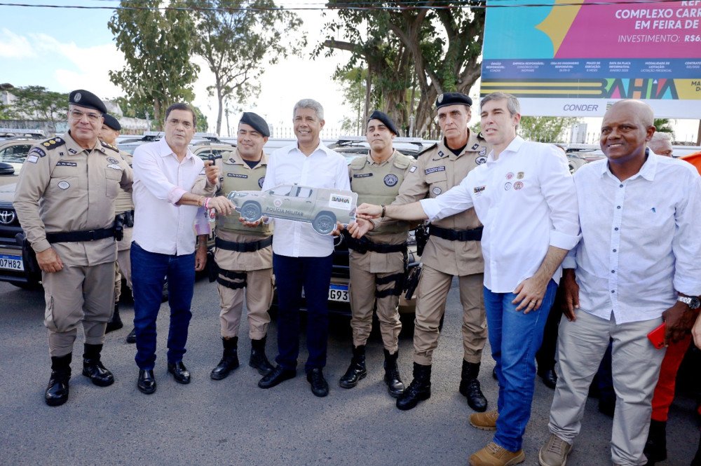 Jerônimo Rodrigues inaugura DEAM em Feira de Santana e entrega 55 viaturas para a Polícia Militar