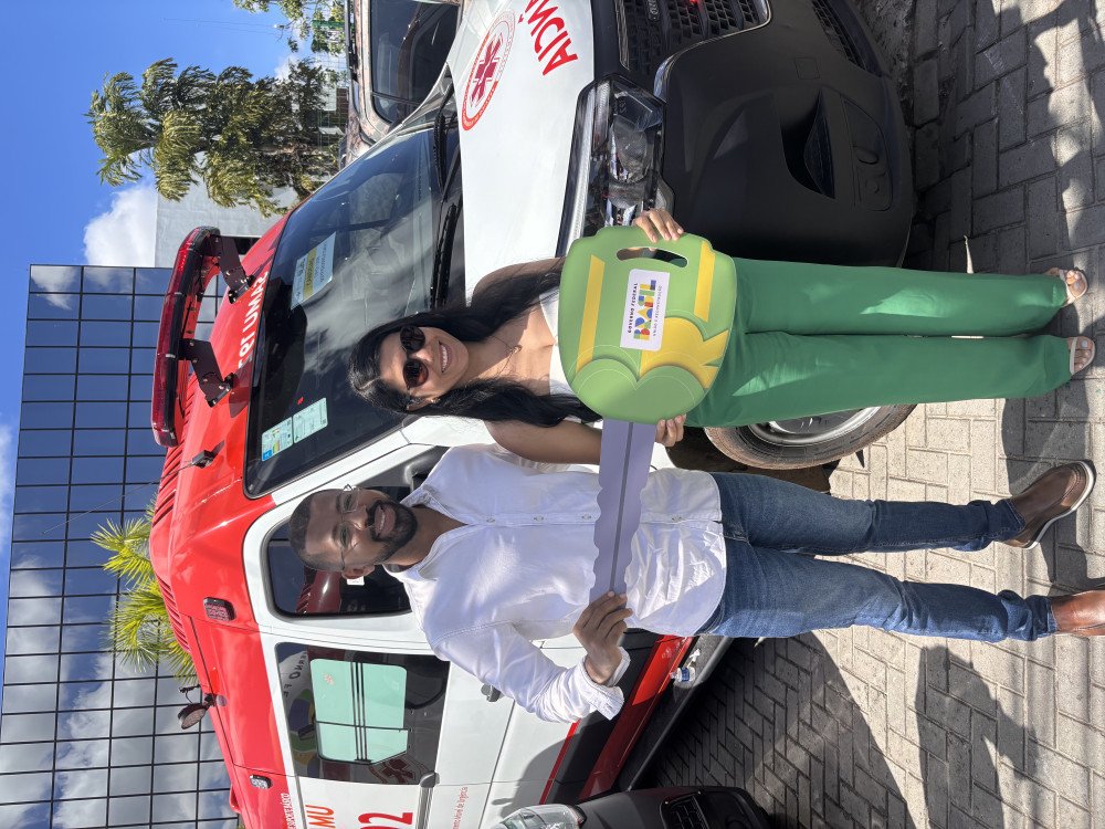 Prefeito de Candeias, Eriton Ramos, recebe nova ambulância do SAMU e viatura da Polícia Militar