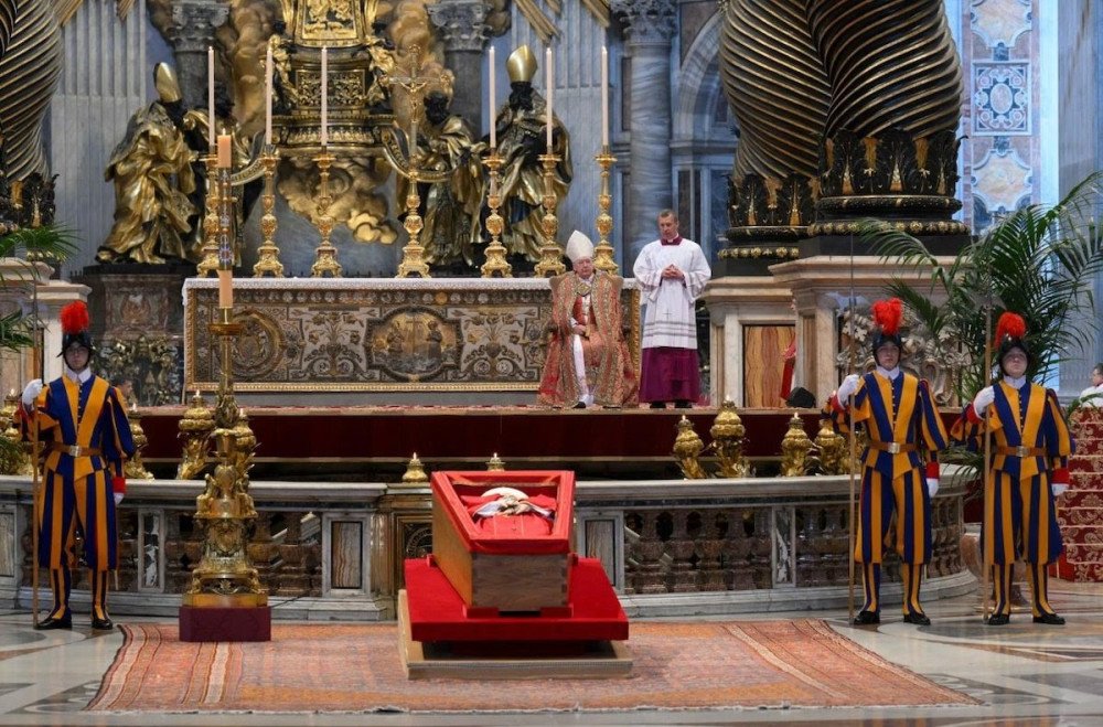 Conclave para escolher novo papa começa no dia 7 de maio, diz Vaticano