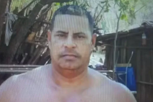 Homem morre após ser atingido por raio dentro de casa na Bahia