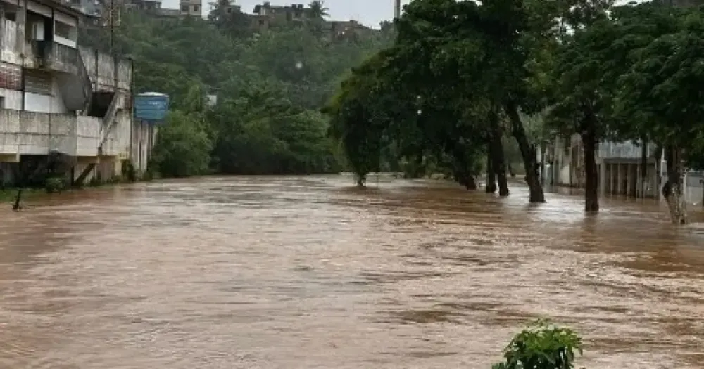 Santo Amaro decreta situação de emergência após rio transbordar