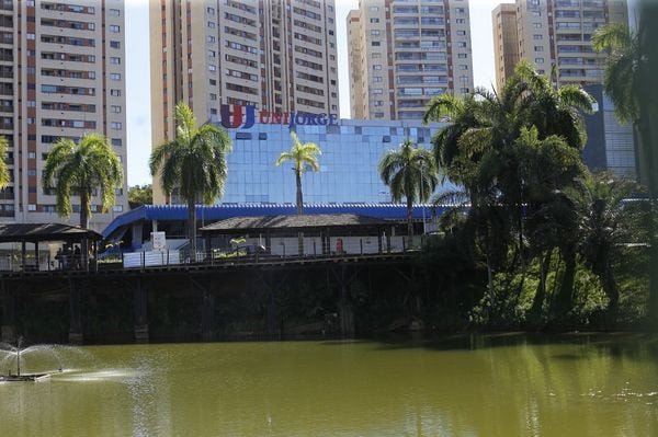 Faculdade de Salvador suspende aulas por queda de energia na Av. Paralela