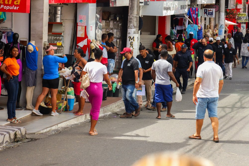 Prefeitura de Candeias Reorganiza Trânsito e Calçadas para Melhorar Acessibilidade no Centro da Cidade