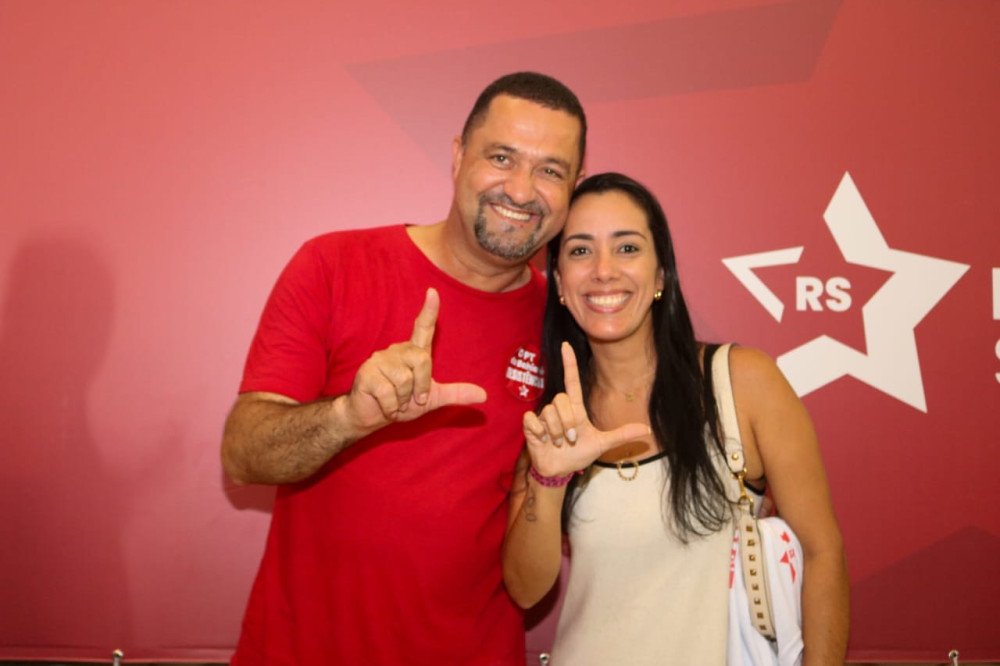 Cláudia Santos oficializa candidatura à presidência do PT em Candeias com apoio de lideranças estaduais