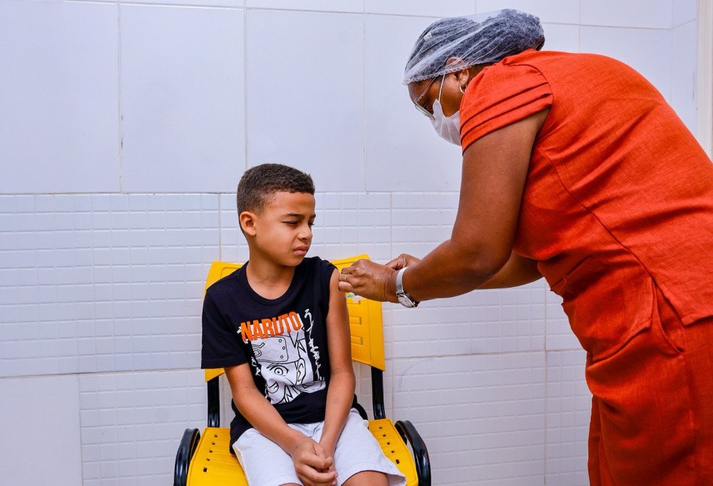 Candeias: DIA D de imunização contra a gripe mobiliza 12 UBS do município