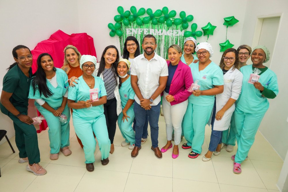 Candeias: Prefeito Eriton Ramos homenageia Profissionais de enfermagem do município em data festiva